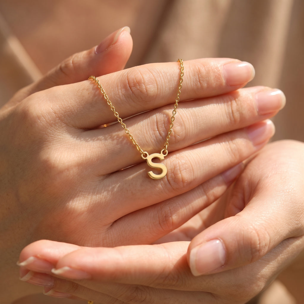 Personalized Initial Necklace – Dainty Gold Letter Necklace