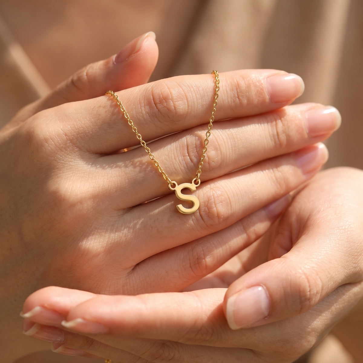 Personalized Initial Necklace – Dainty Gold Letter Necklace